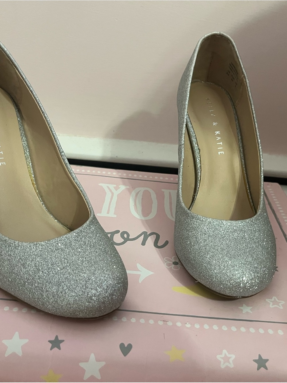 Kelly & Katie Silver Glitter Round-Toe Heels